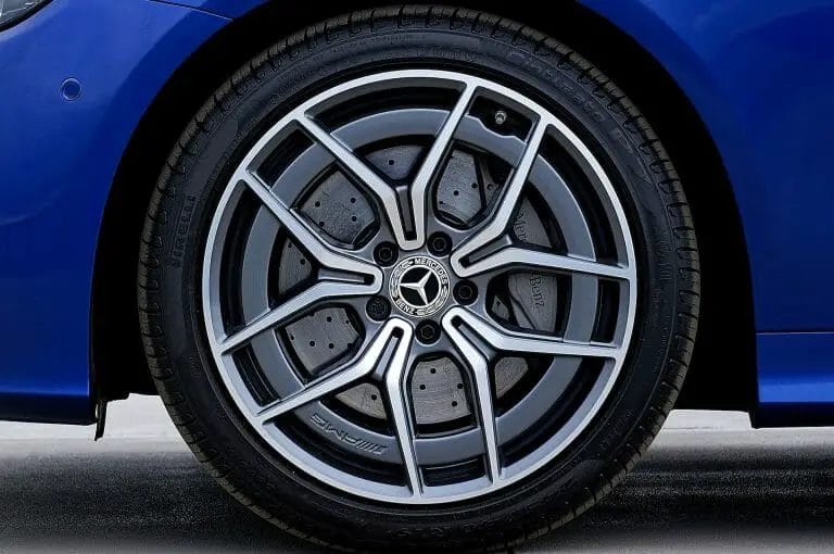 Peut-on monter un pneu tubeless sur une jante normale voiture ? 3