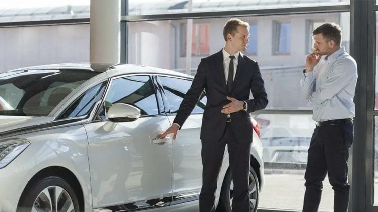 Rachat de véhicules : Quel pourcentage un vendeur de voitures obtient-il sur un rachat ? 1